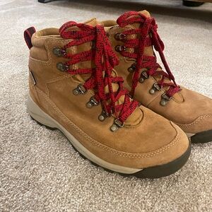 Danner Women's Lace Up Adrika Hiking Boots - Tan Sienna Color with Red Laces